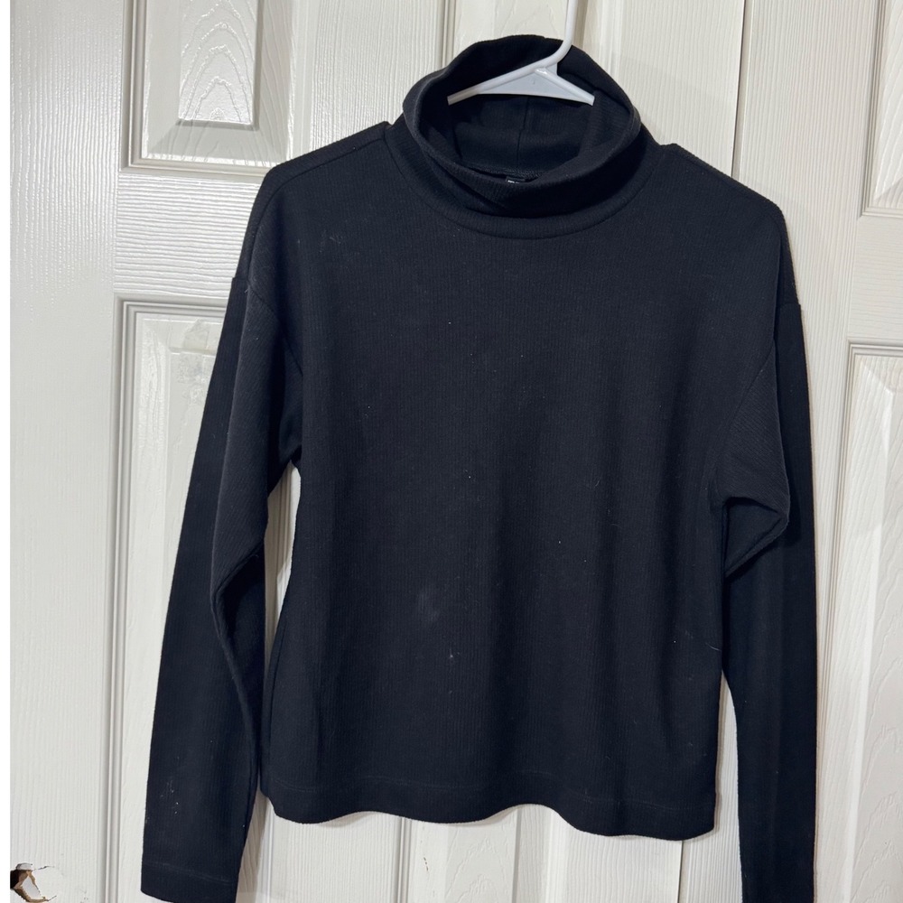 Uniqlo Heattech Black Ribbed Turtleneck Long Sleeve Top XS Nice warm OLDSTOCK
